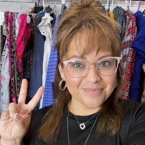 Meet your Posher, Monica